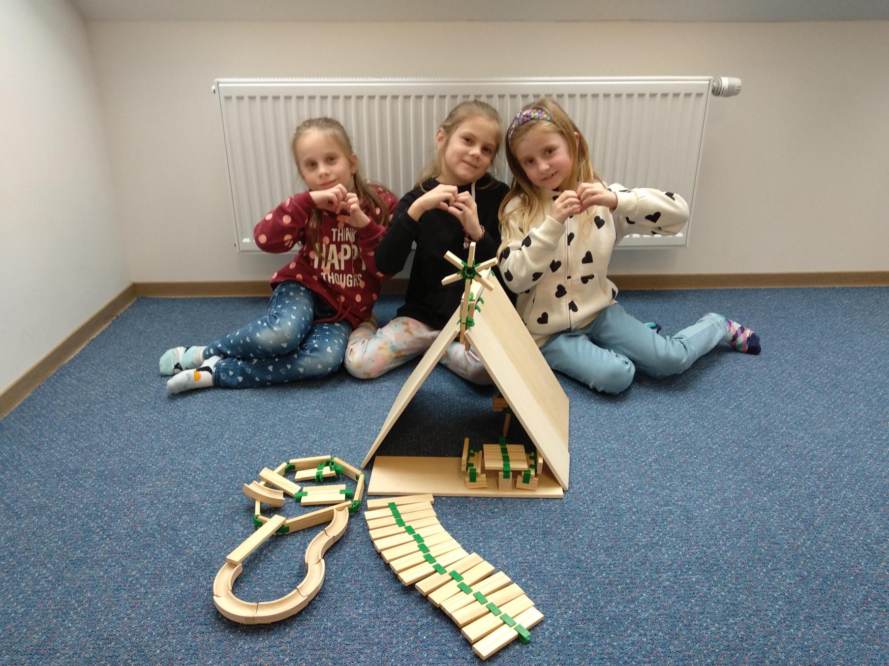 Tuhle stavebnici si opravdu užívají